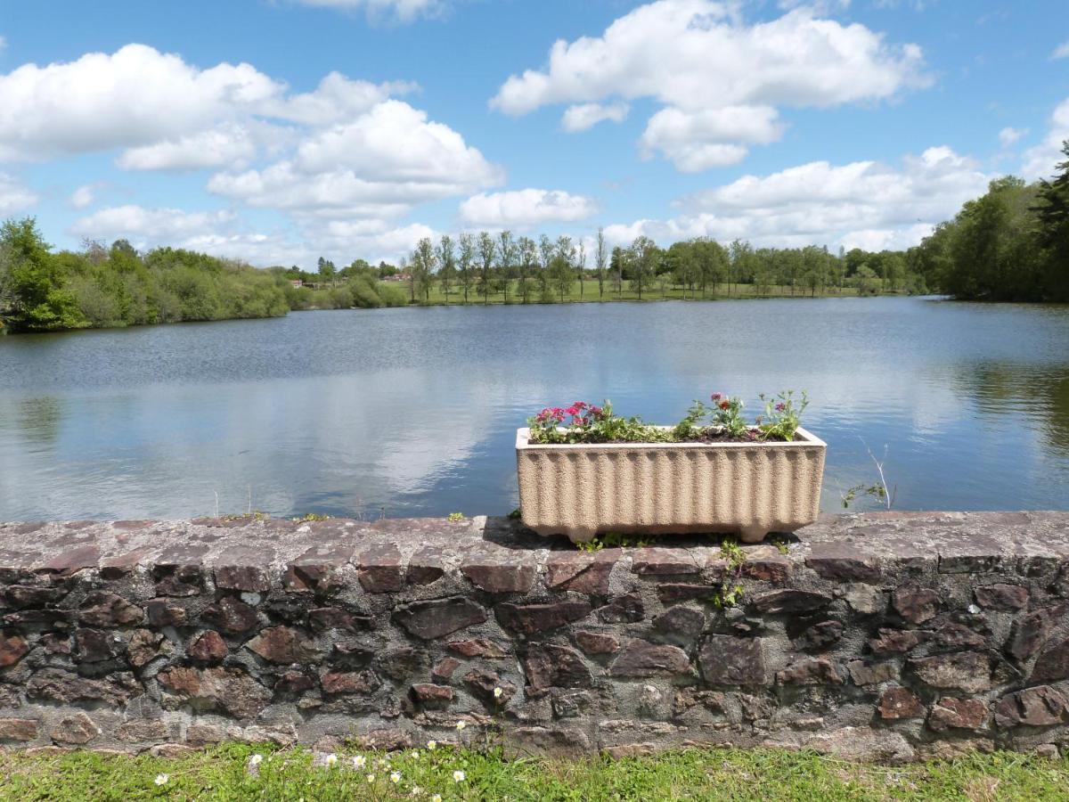 Domaine Des Hameaux Du Lac - Bg Saint-Pardoux-lʼOrtigier Esterno foto